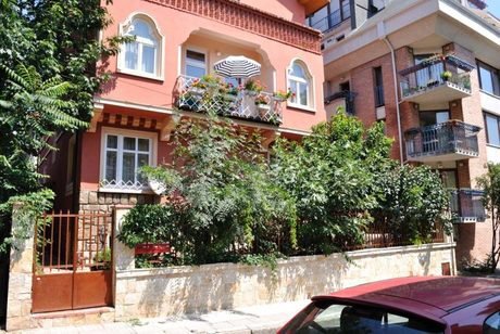 Сграда, в която е живял Ячо Кабаивански - София