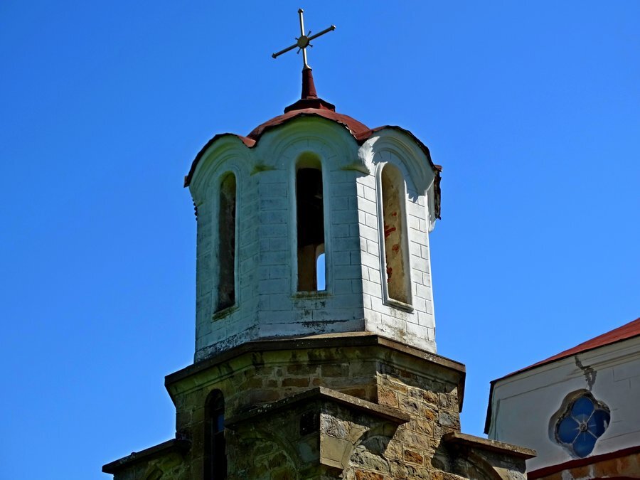 Храм "Свети Архангел Михаил" -  с. Здравковец — снимка