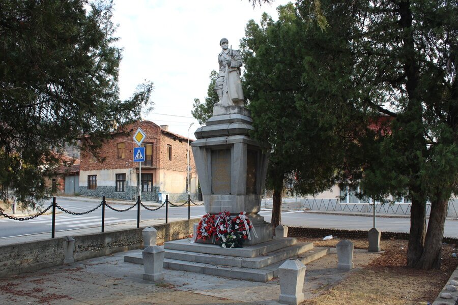 Войнишки паметник - Бобошево