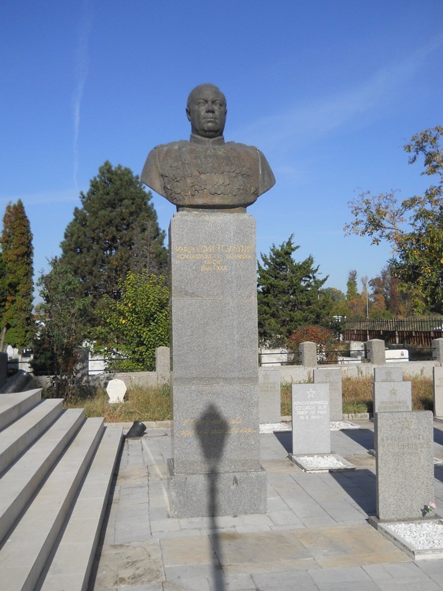 Паметник на маршал Фьодор Толбухин - Видин