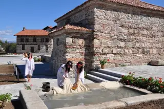 Стара българска (Римска) баня – Баня — Баня