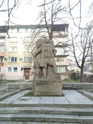 Паметник на Тотю Иванов - Габрово — Габрово