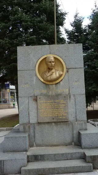 Паметник на Стамен Панчев - Ботевград — Ботевград