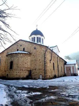 Храм "Св. преподобна Параскева" - Троян — Троян