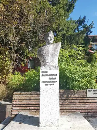 Бюст-паметник на Цаню Попов - с. Градище — Градище