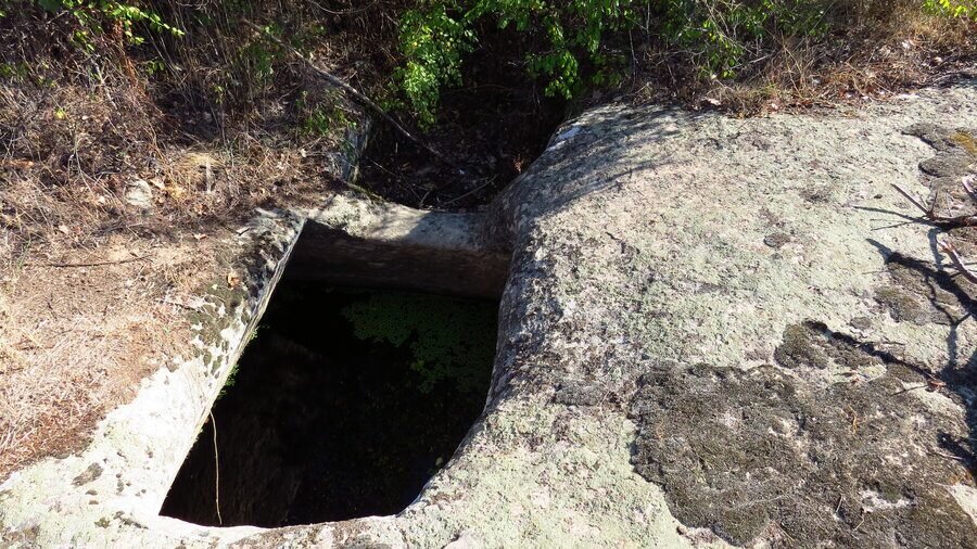 Гробница - Долно Големанци