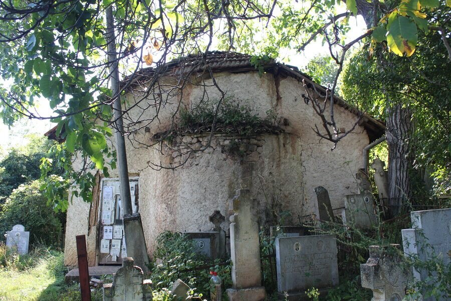 Средновековна църква "Света Петка" - Сирищник