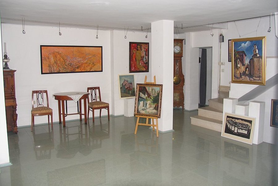 Галерия Арт Център 12