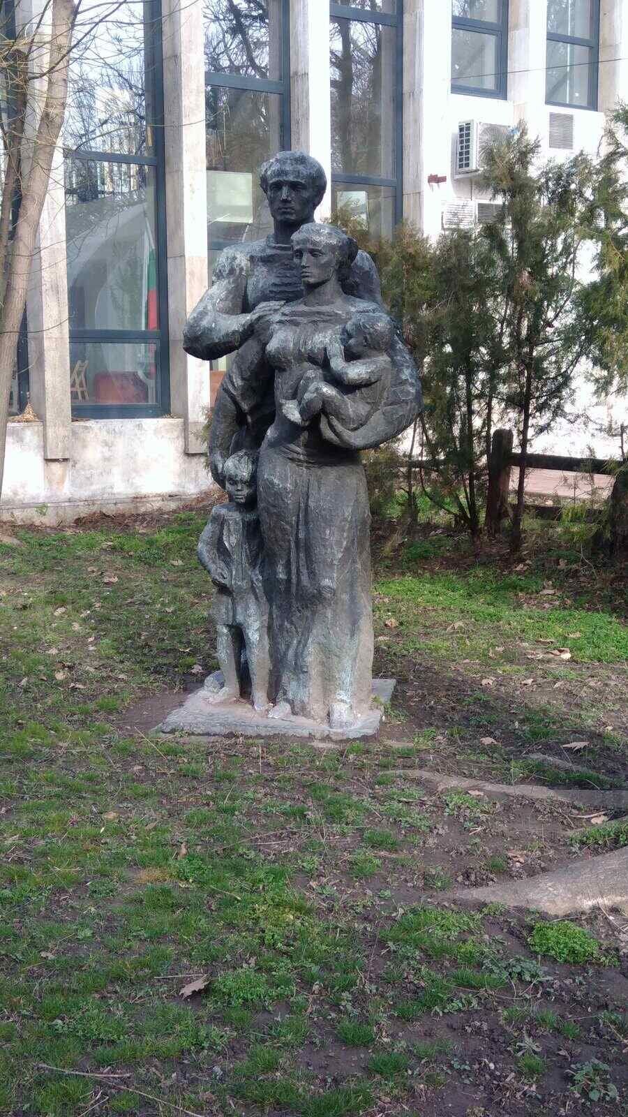 Скулптура на семейство - Пловдив