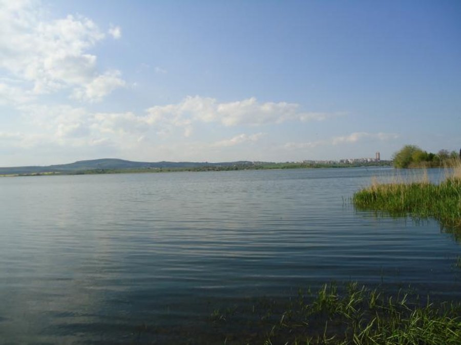 Язовир "Мандра"