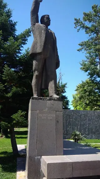 Паметник на Петко Енев - Нова Загора — Нова Загора