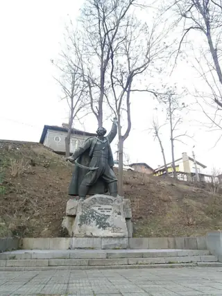Паметник на Капитан дядо Никола - Габрово — Габрово