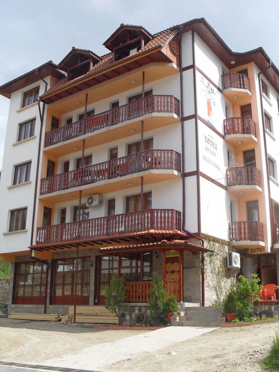 Семеен еко хотел Бялата къща