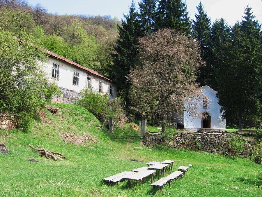 Буховски манастир "Свети Архангел Михаил” - Бухово