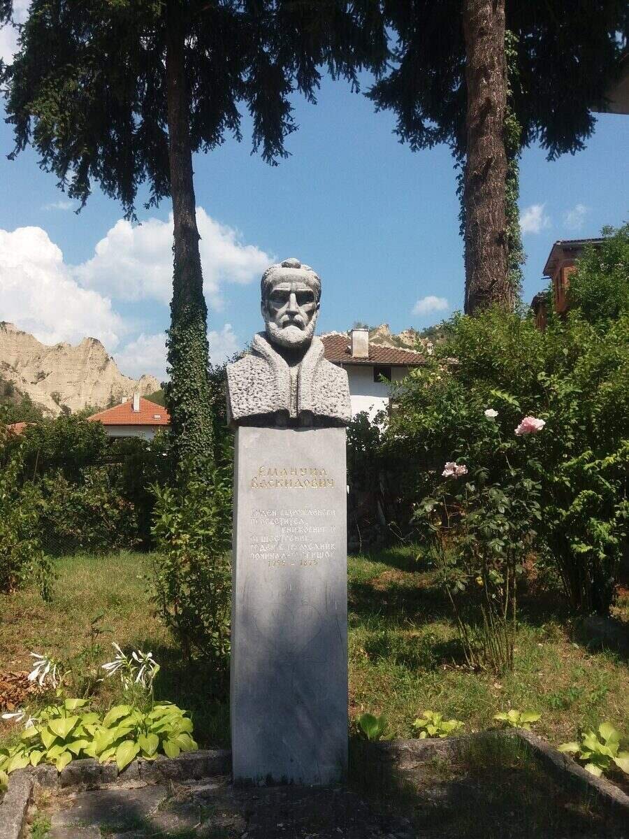 Паметник на Емануил Васкидович - Мелник
