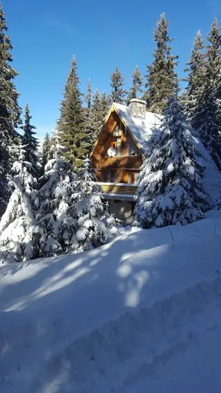 Хижа "Планинарска песен" — София