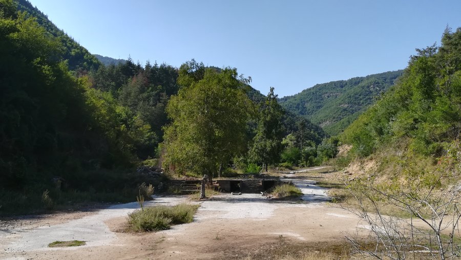 Изоставеното село Фабрика