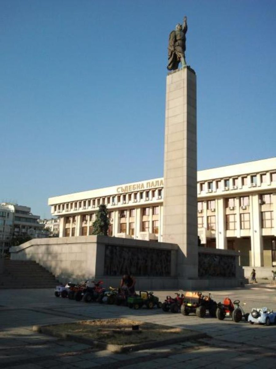 Паметник "Альоша" - Бургас