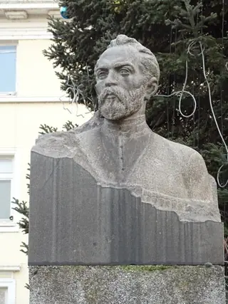 Бюст-паметник на Коста Хетагуров - гр. Кърджали — Кърджали