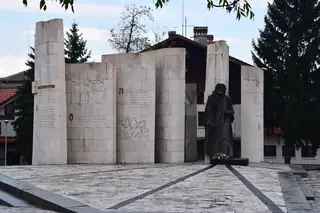 Паметник на Паисий Хилендарски - Банско — Банско