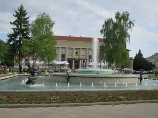 Шадраван на площад "Александър Батенберг" - Русе — Русе