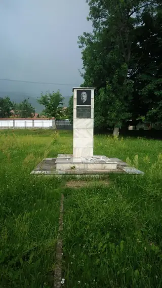 Паметник на Марко Чернев - с.Тъжа — Тъжа