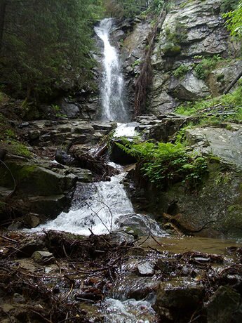 Водопад "Свети дух" - Манастир