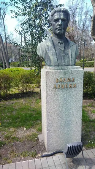 Паметник на Васил Левски - Бургас — Бургас