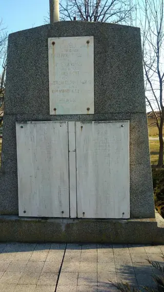 Войнишки паметник - с. Тополчане — Тополчане