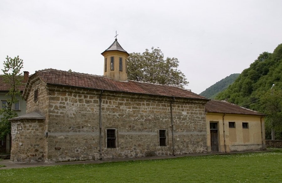 Църква "Св. Петка" - Етрополе