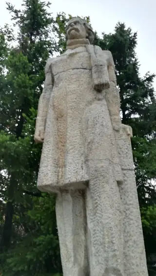 Паметник на Георги Кирков - Казанлък — Казанлък