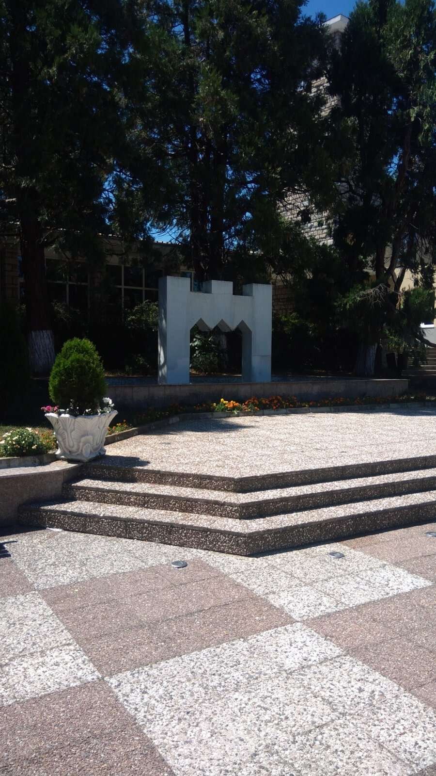 Централен градски площад - Долна баня