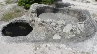 Ритуален камък Шарапана - Врело — Врело