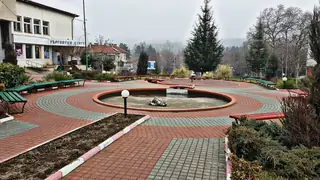 Централен площад - Стрелча — Стрелча
