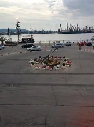 Слънчев часовник на Морска гара - Варна — Варна