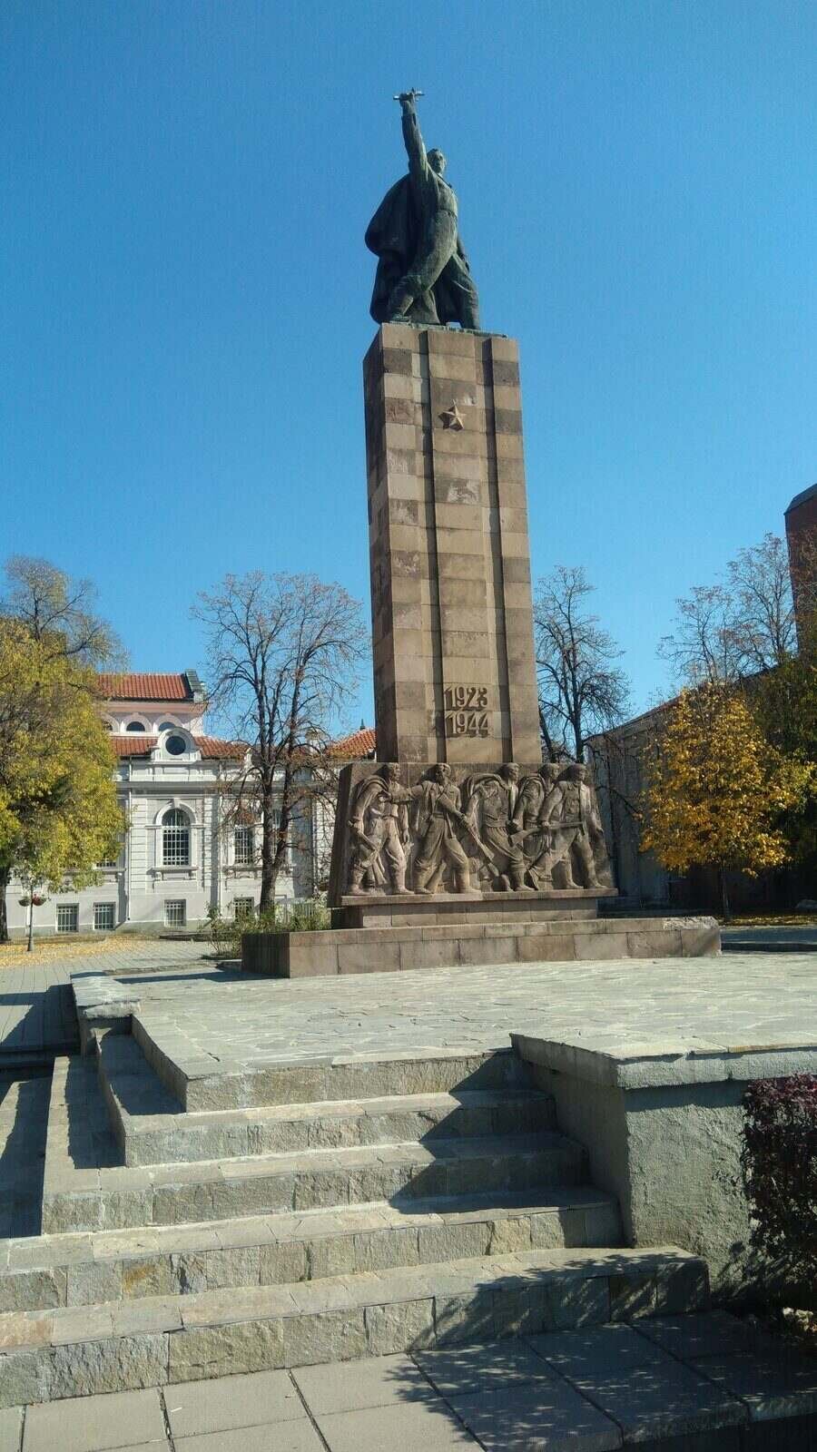 Паметник на загиналите за свободата и независимостта на България -