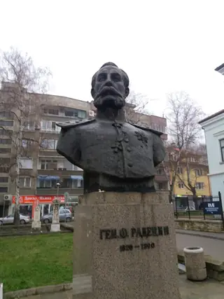 Бюст-паметник на Фьодор Радецки - Габрово — Габрово