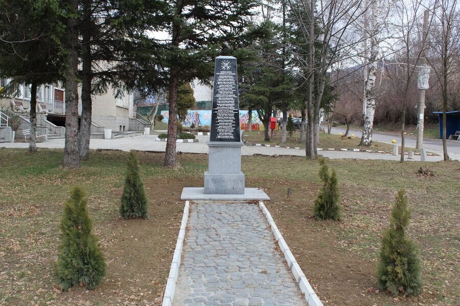 Паметник на загиналите във войните - Драгичево