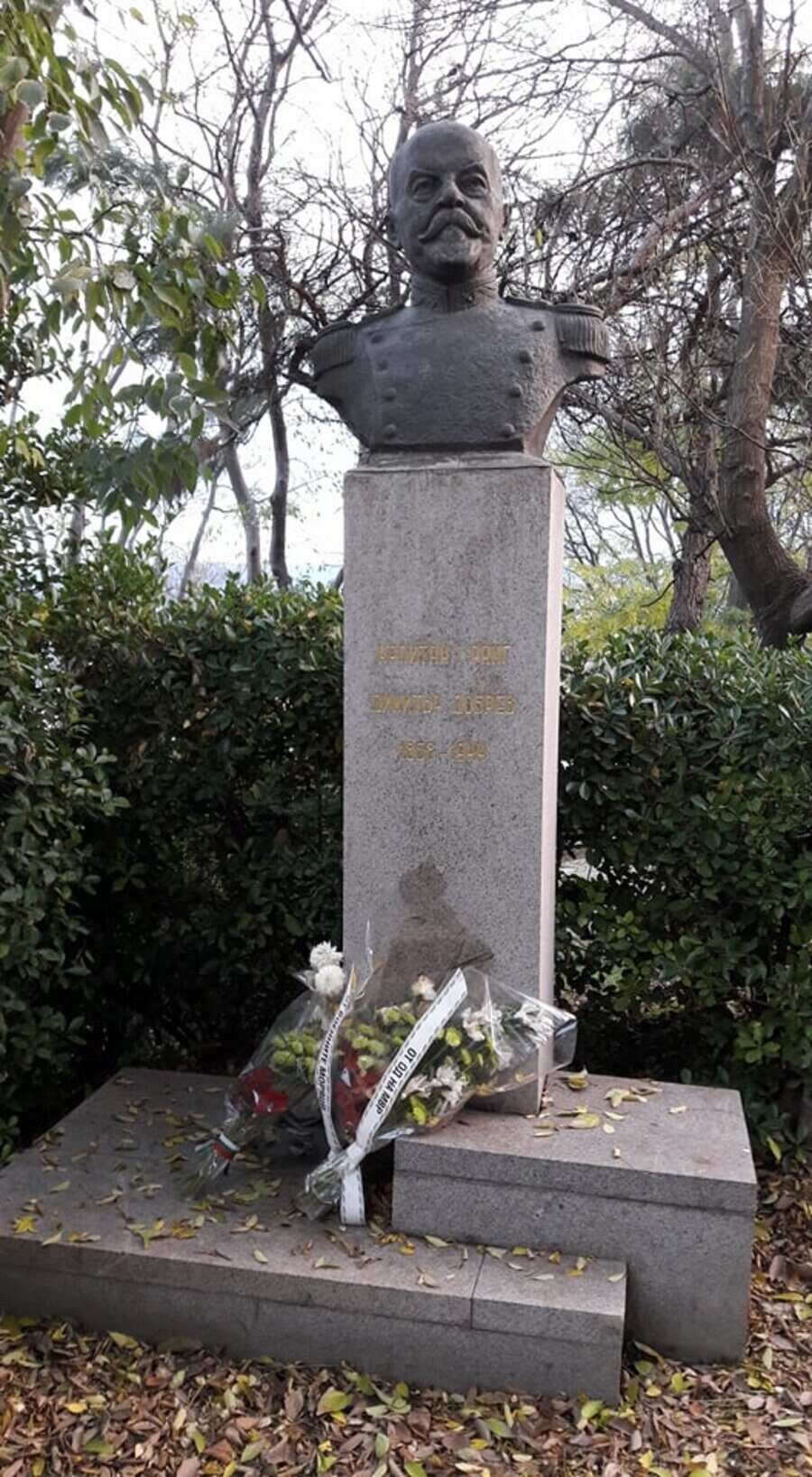 Паметник на капитан Димитър Добрев - Варна