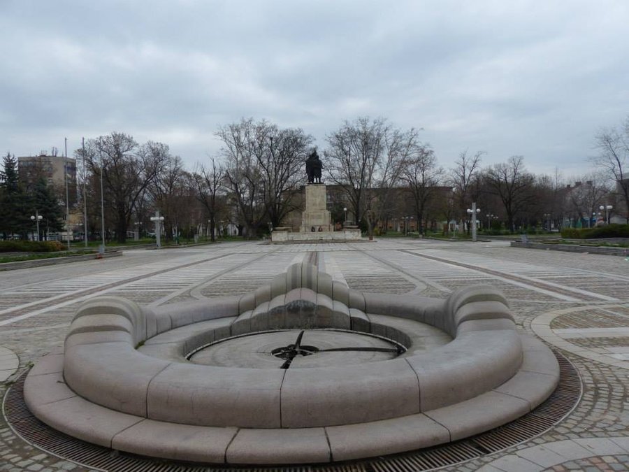 Антифашистки паметник - Лом