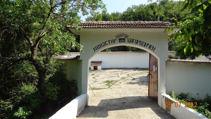 Свищовски манастир "Покров Богородичен" - Свищов