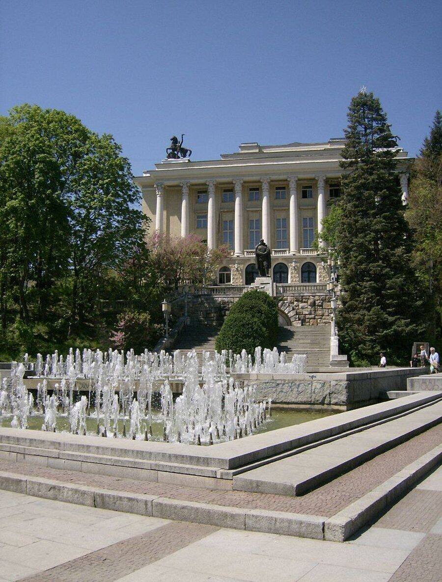 Дом на културата "Емануил Манолов" - Габрово