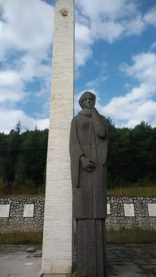 Паметник на партизанска чета от отряд "Никола Парапунов" — Белица