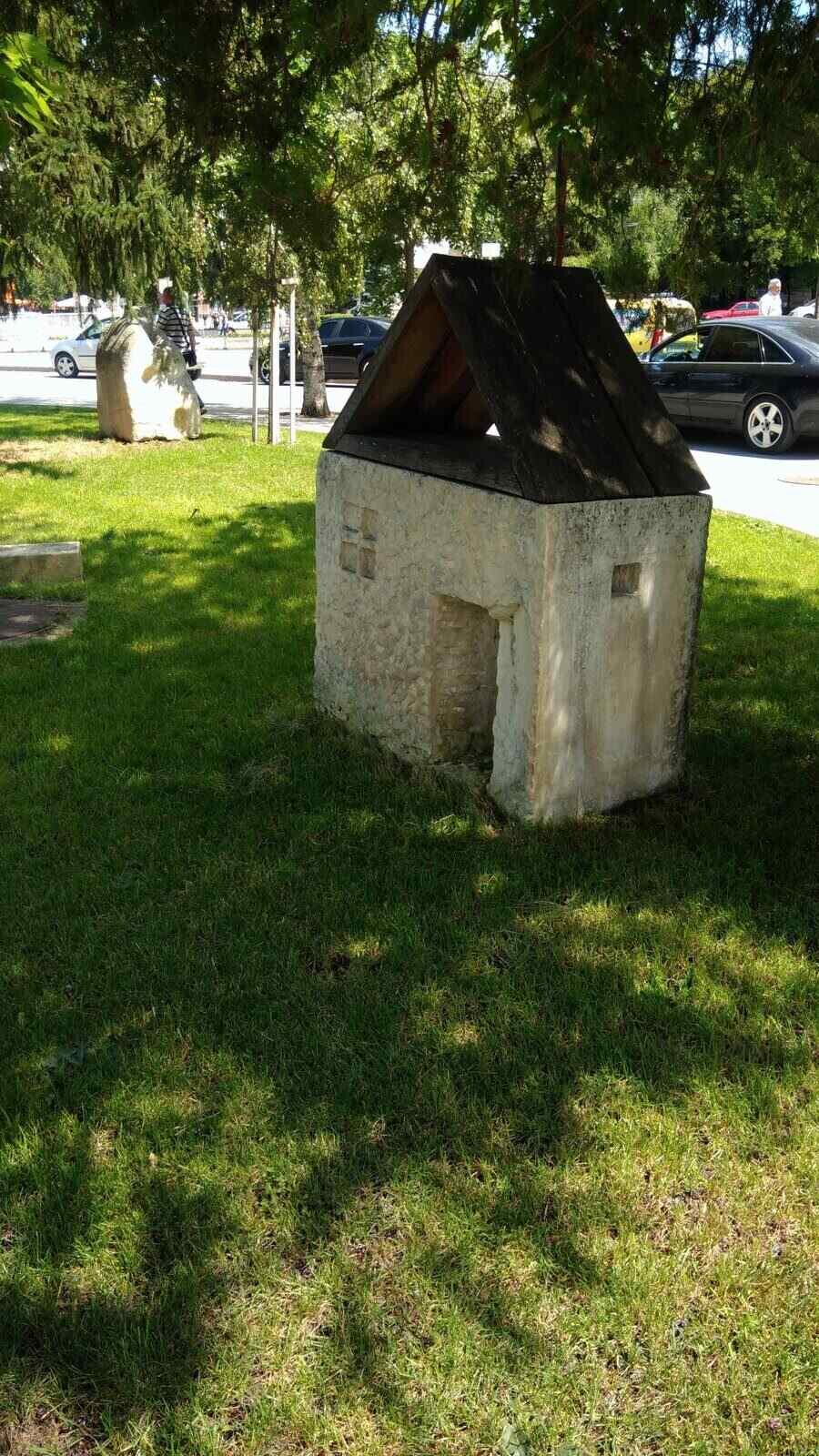 Скулптурни пластики - Разград