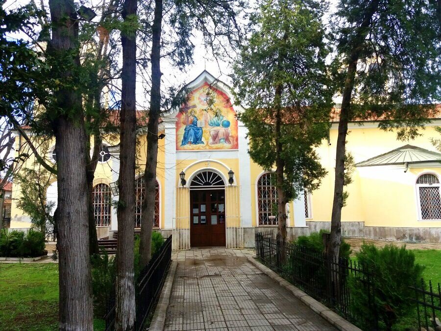 Църква "Света Троица" - Ловеч