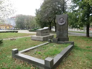 Гробът на Панайот Хитов - Русе — Русе