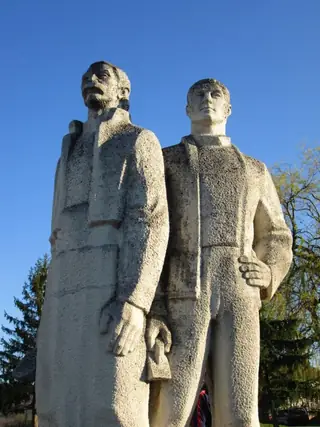 Паметник на дряновските строители — Дряново