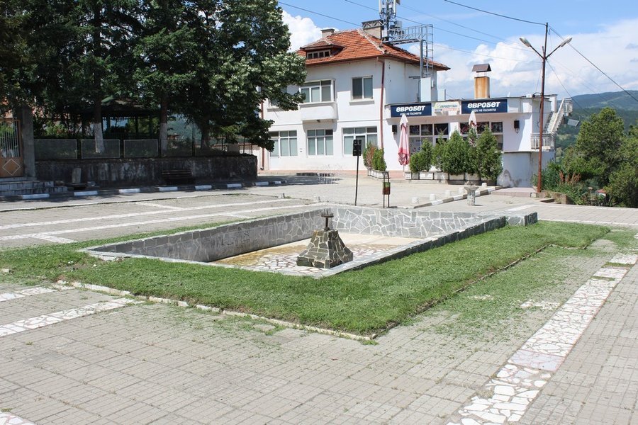 Централен площад - Крупник