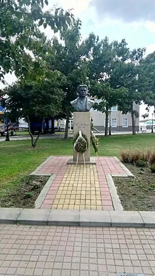 Бюст-паметник на Васил Левски - Поморие — Поморие