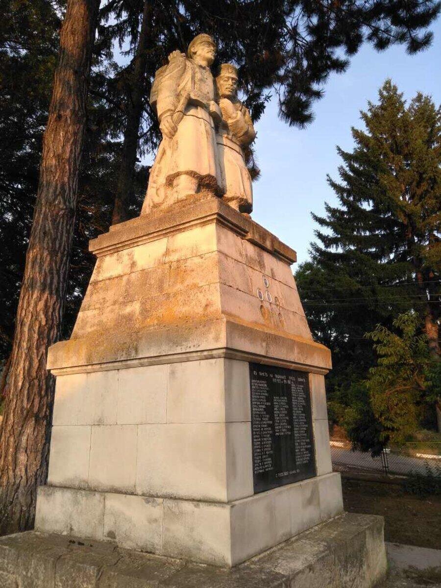 Паметник на загиналите във войните (1912-1918 г.) - с.Каменово